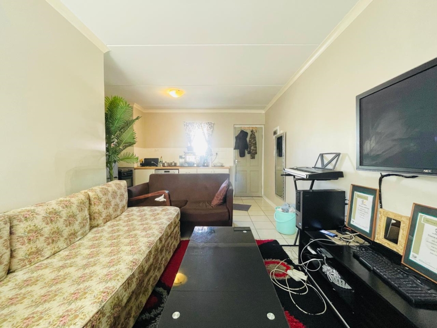1 Bedroom Property for Sale in Maitland Western Cape